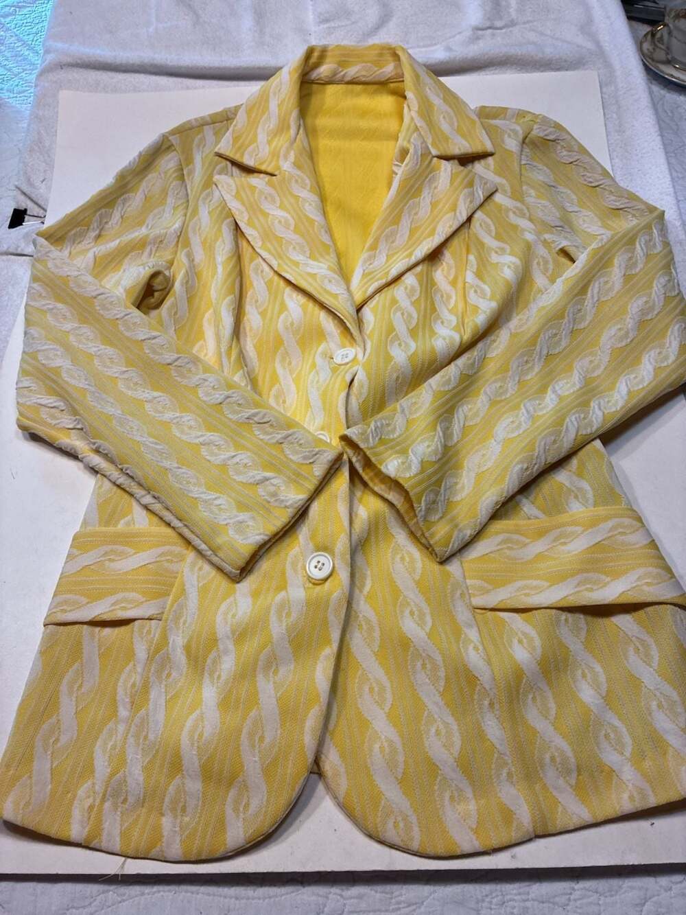 VTG 1970s Bodin Knits Yellow and White Textured Polyester Blazer